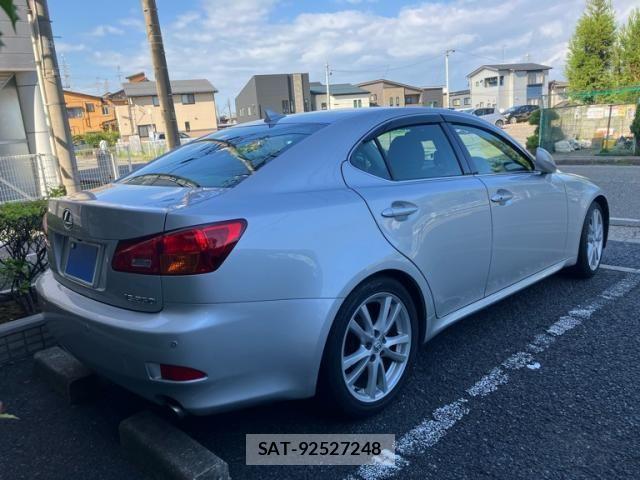 Lexus IS 2007-05 8743398-6