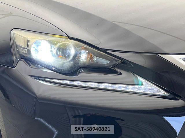 Lexus IS 2013-05 8743394-9