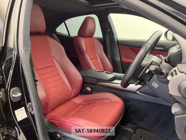 Lexus IS 2013-05 8743394-11
