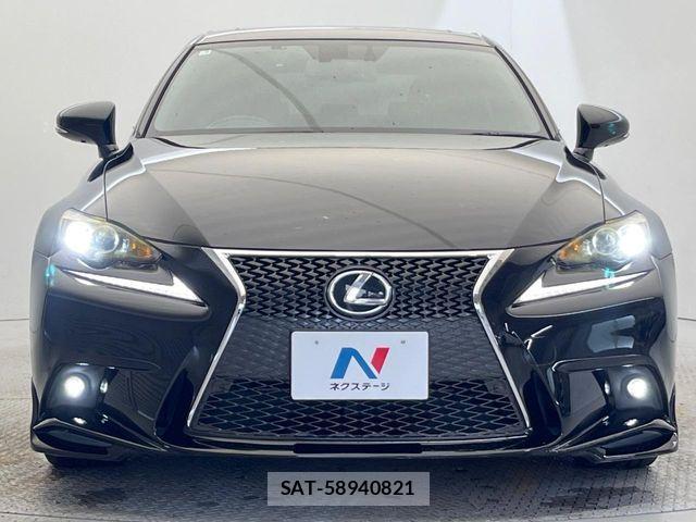 Lexus IS 2013-05 8743394-13