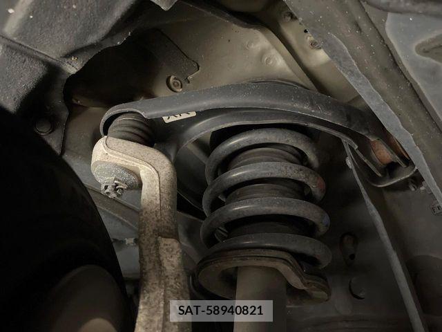 Lexus IS 2013-05 8743394-18
