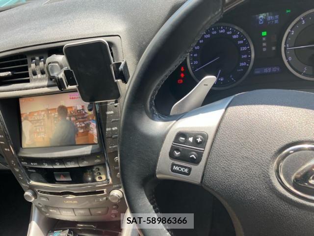 Lexus IS 2011-07 8780845-18