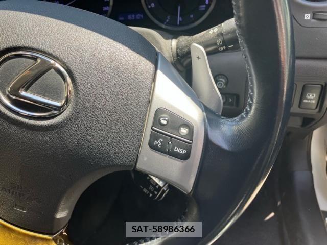 Lexus IS 2011-07 8780845-19