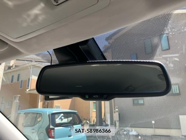 Lexus IS 2011-07 8780845-20