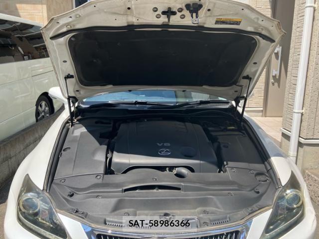 Lexus IS 2011-07 8780845-24