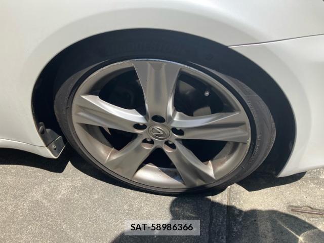 Lexus IS 2011-07 8780845-6