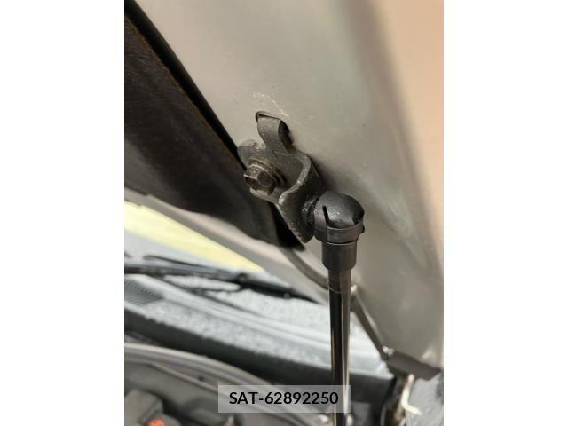 Lexus IS 2006-01 8829940-12