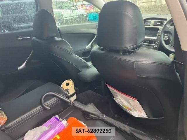 Lexus IS 2006-01 8829940-15