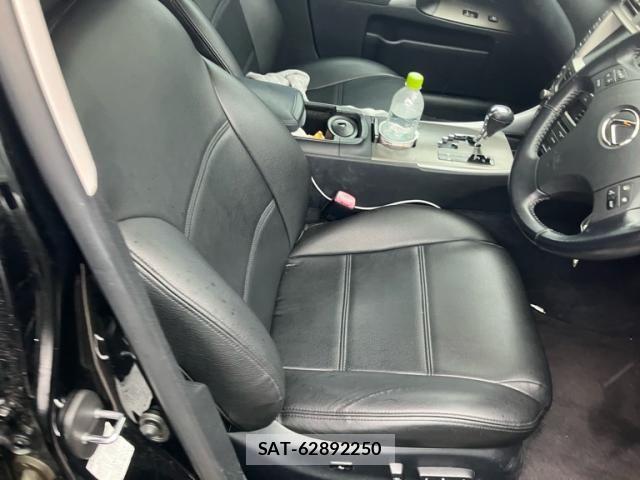 Lexus IS 2006-01 8829940-18