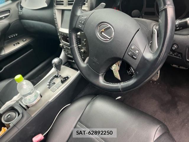 Lexus IS 2006-01 8829940-20