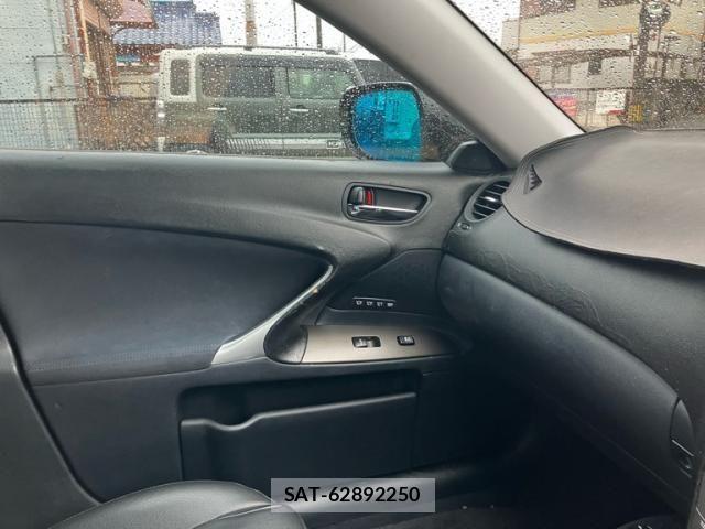 Lexus IS 2006-01 8829940-24
