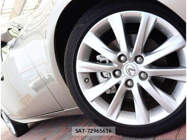 Lexus IS 2014-07 8880489-10
