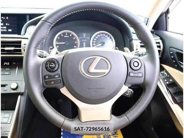 Lexus IS 2014-07 8880489-13