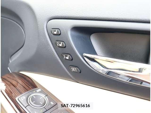 Lexus IS 2014-07 8880489-25