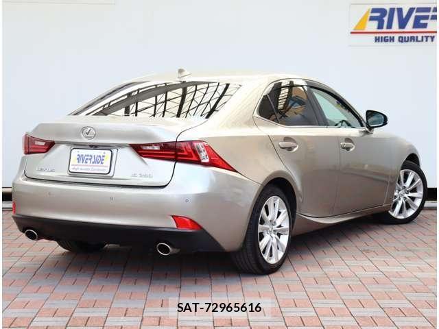 Lexus IS 2014-07 8880489-2
