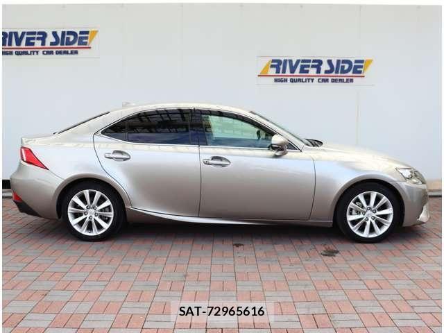 Lexus IS 2014-07 8880489-3