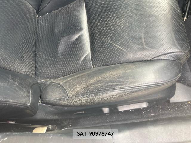 Lexus IS 2006-04 8883841-9