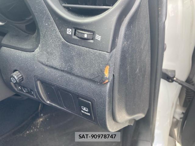 Lexus IS 2006-04 8883841-12