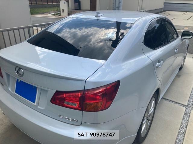 Lexus IS 2006-04 8883841-1