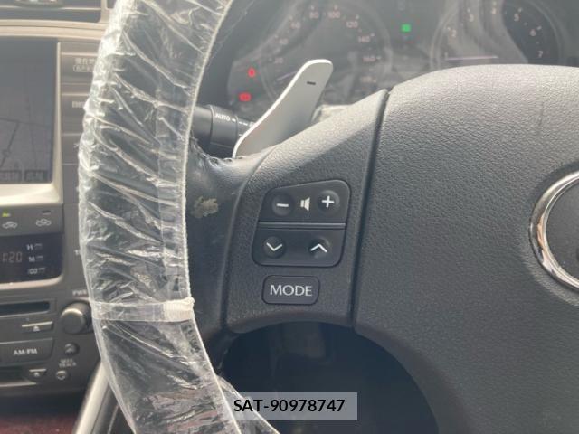 Lexus IS 2006-04 8883841-21