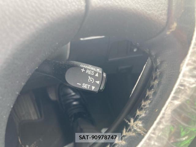 Lexus IS 2006-04 8883841-22