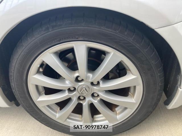 Lexus IS 2006-04 8883841-4