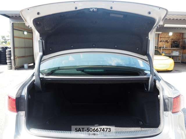 Lexus IS 2013-06 7328013-10