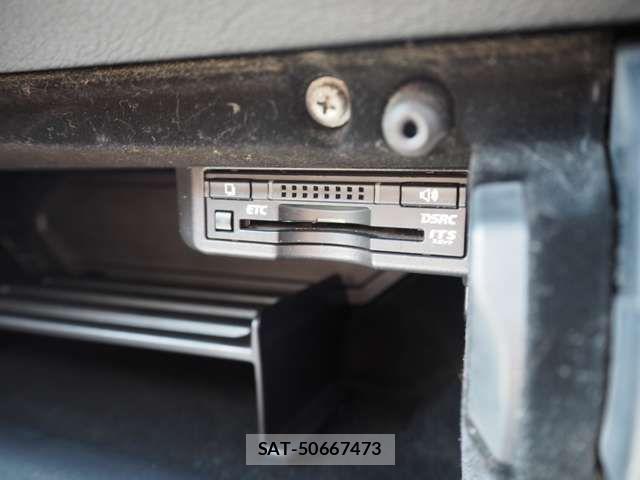 Lexus IS 2013-06 7328013-17