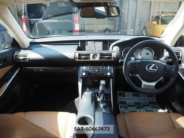 Lexus IS 2013-06 7328013-1