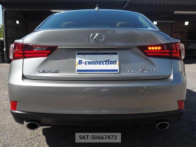 Lexus IS 2013-06 7328013-4