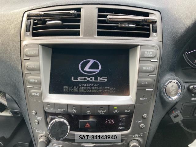 Lexus IS 2005-11 7617637-10