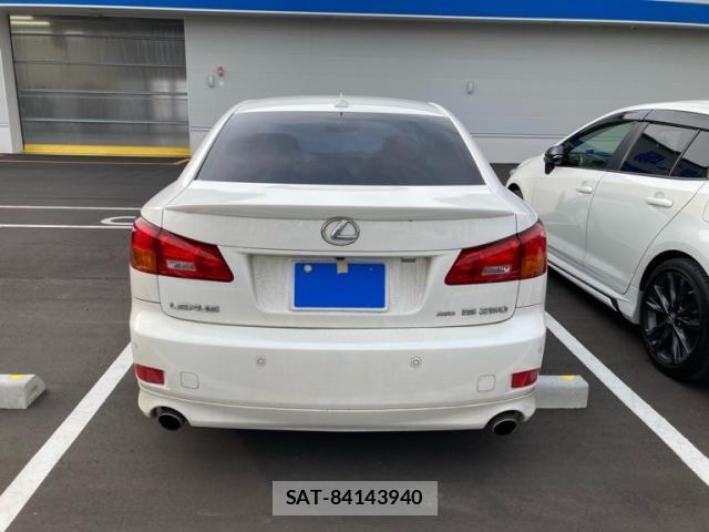 Lexus IS 2005-11 7617637-3