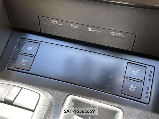 Lexus IS 2013-07 8208357-11