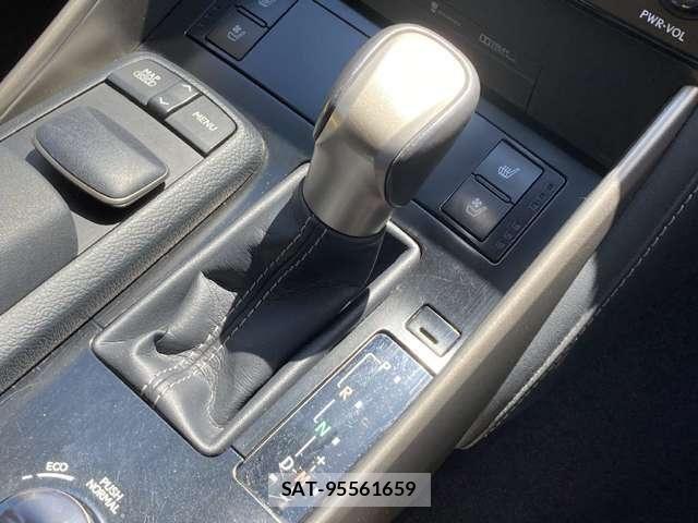 Lexus IS 2013-07 8208357-13