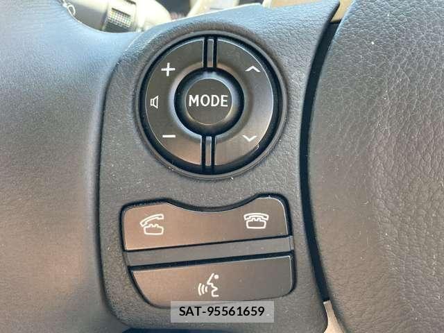 Lexus IS 2013-07 8208357-17