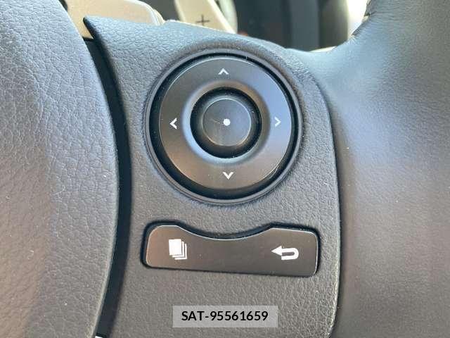 Lexus IS 2013-07 8208357-18