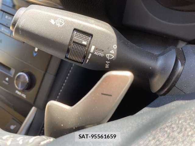 Lexus IS 2013-07 8208357-19