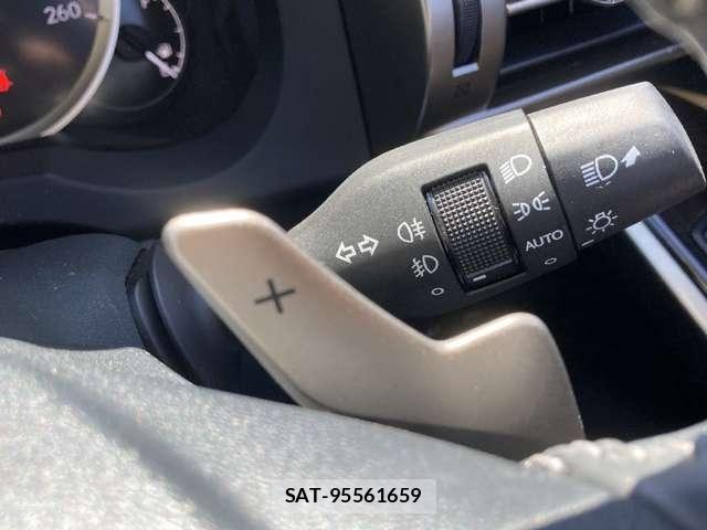 Lexus IS 2013-07 8208357-20