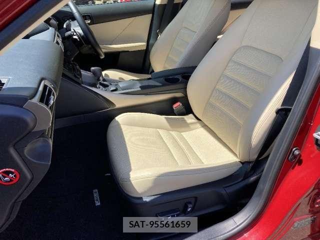 Lexus IS 2013-07 8208357-27