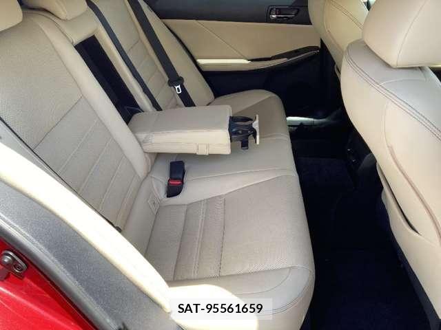 Lexus IS 2013-07 8208357-28