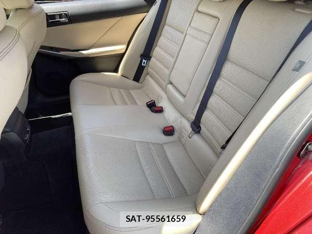 Lexus IS 2013-07 8208357-29