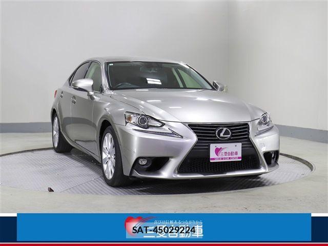 Lexus IS 2015-06 8208358-0