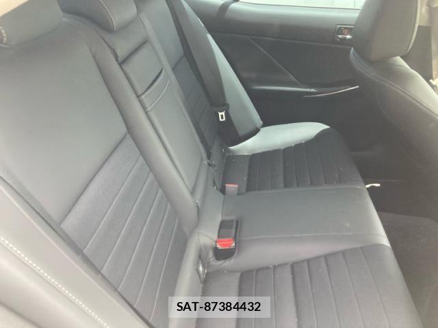 Lexus IS 2013-11 8366712-9