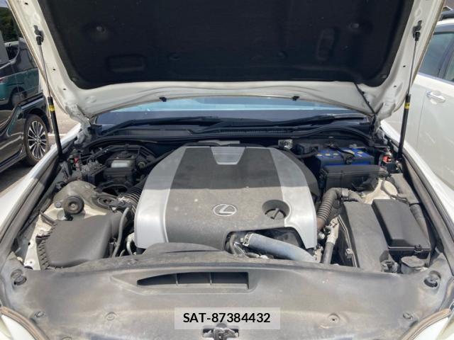Lexus IS 2013-11 8366712-14