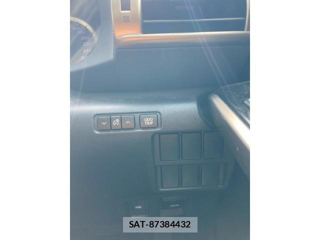 Lexus IS 2013-11 8366712-18