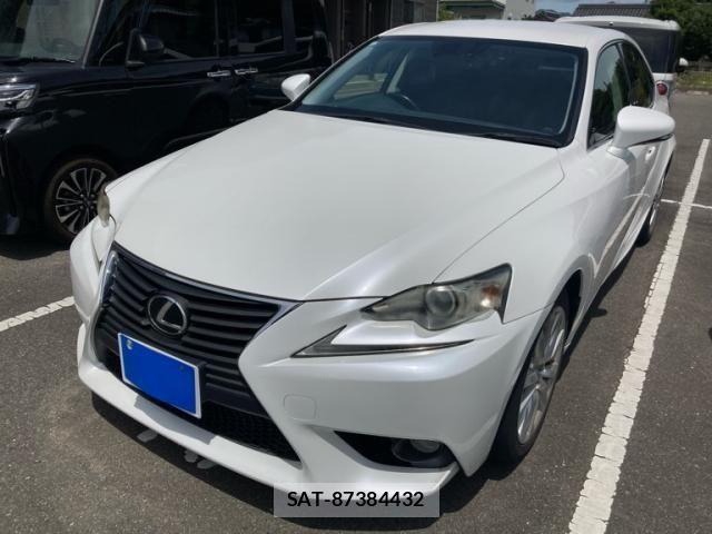Lexus IS 2013-11 8366712-1