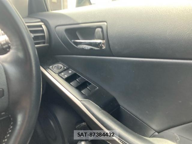 Lexus IS 2013-11 8366712-19
