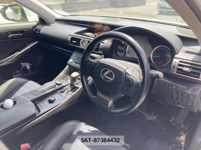 Lexus IS 2013-11 8366712-6