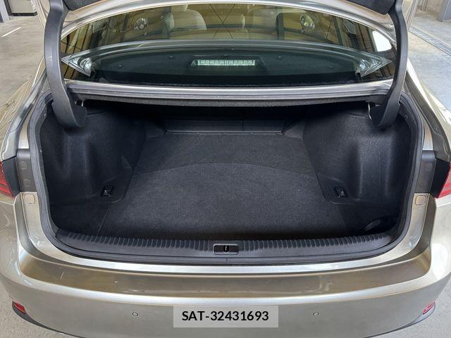 Lexus IS 2014-07 8413269-11