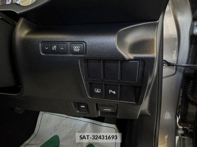 Lexus IS 2014-07 8413269-16
